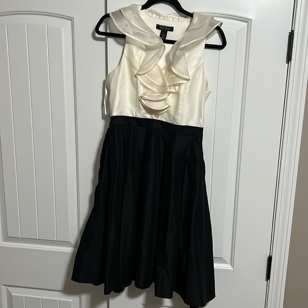Whit House Black Market Dress